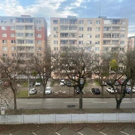 ברטיסלאבה Private Apartment 1Km From Center מראה חיצוני תמונה